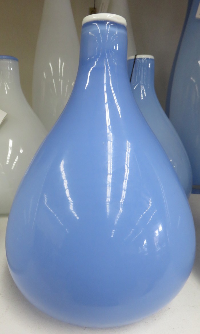 Blue Vase Teardrop